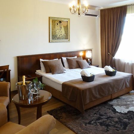 Henry Ford Mini Hotel Odessa Dış mekan fotoğraf