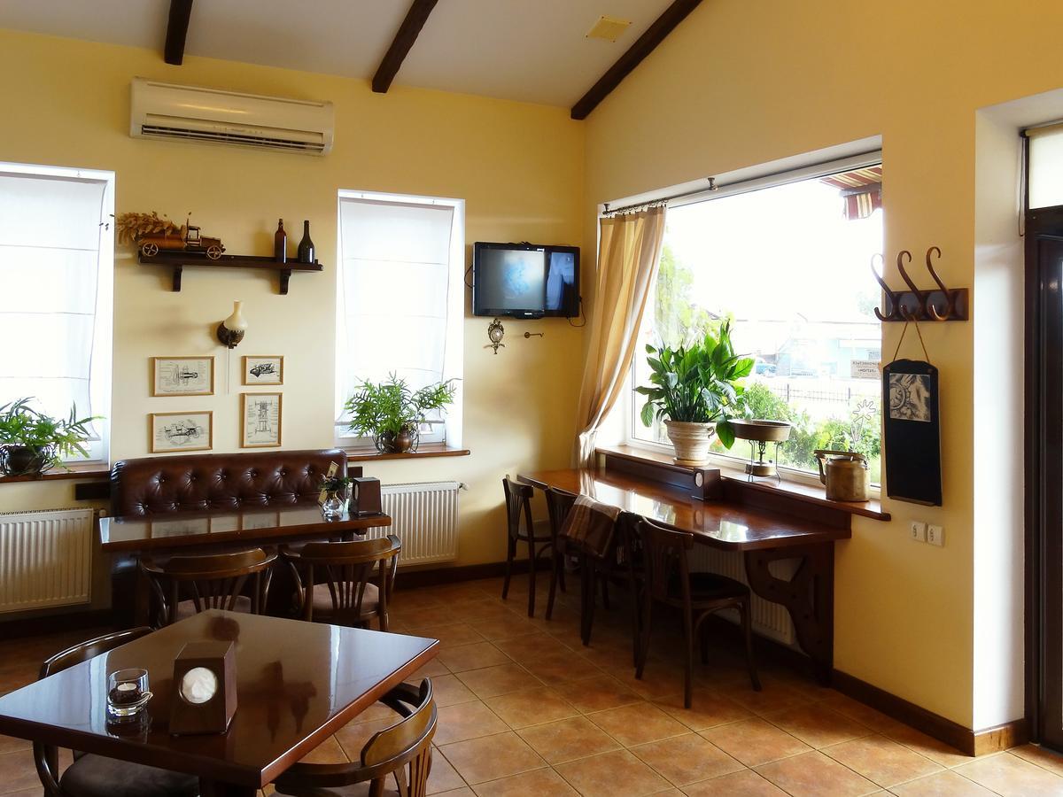 Henry Ford Mini Hotel Odessa Dış mekan fotoğraf