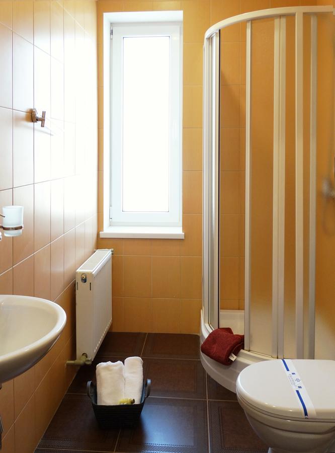 Henry Ford Mini Hotel Odessa Dış mekan fotoğraf