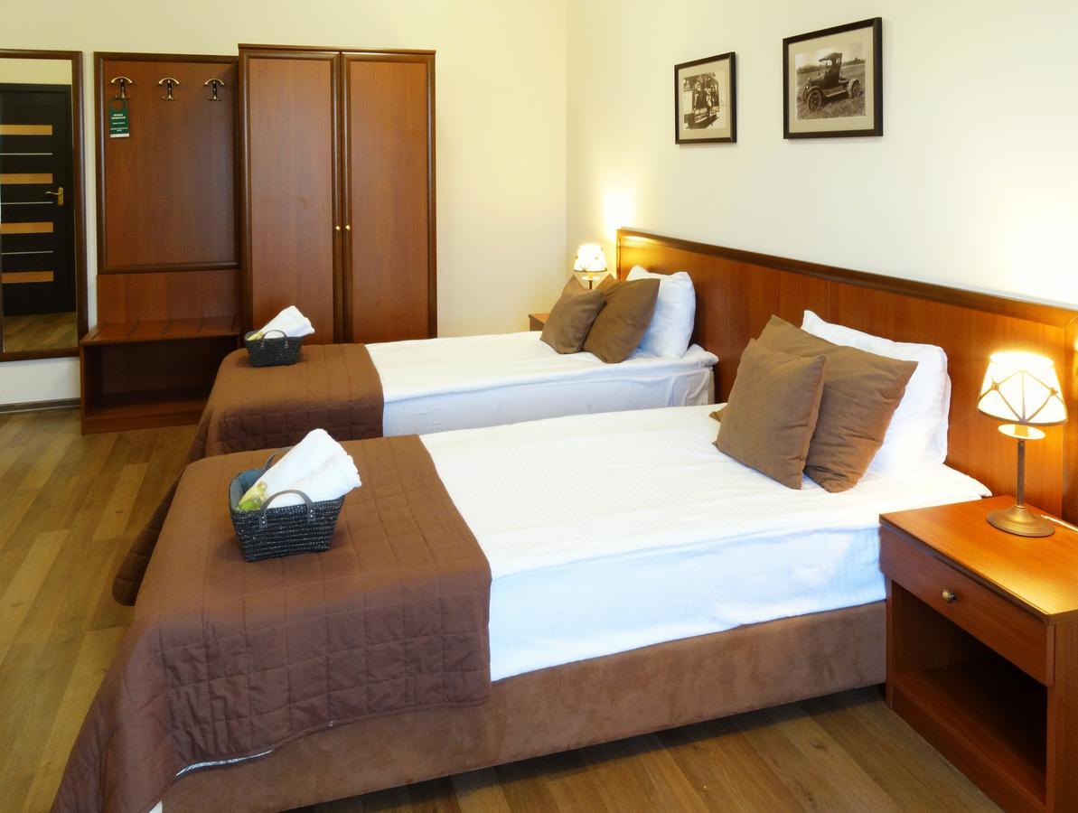 Henry Ford Mini Hotel Odessa Dış mekan fotoğraf
