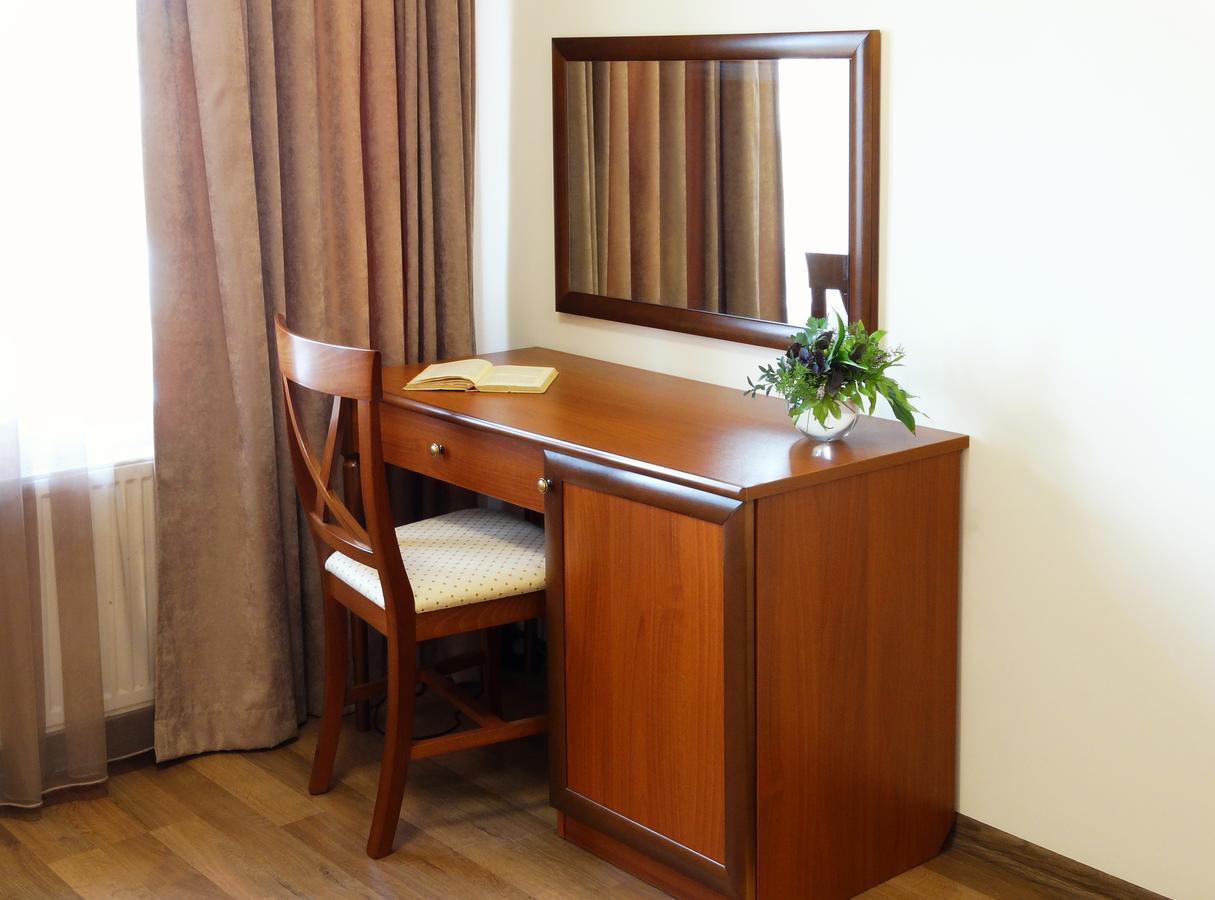 Henry Ford Mini Hotel Odessa Dış mekan fotoğraf